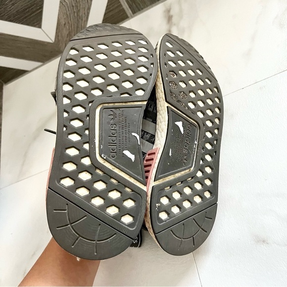 Adidas nmd r1 heather gray raw pink sneakers size 6 - Picture 11 of 11